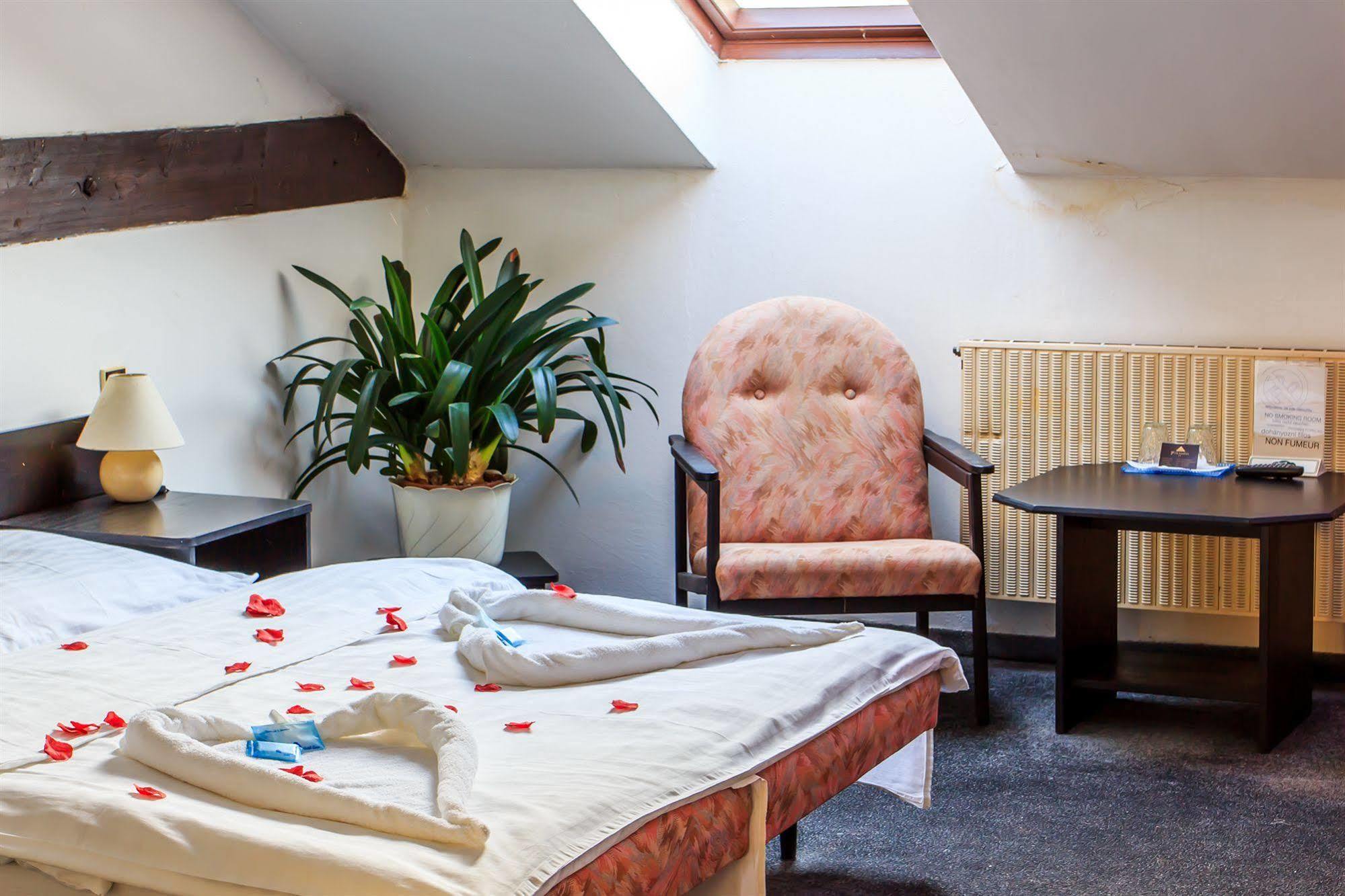 Hotel Pyramida Μπρνο Εξωτερικό φωτογραφία