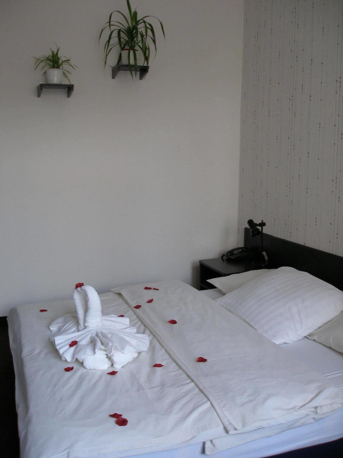 Hotel Pyramida Μπρνο Εξωτερικό φωτογραφία