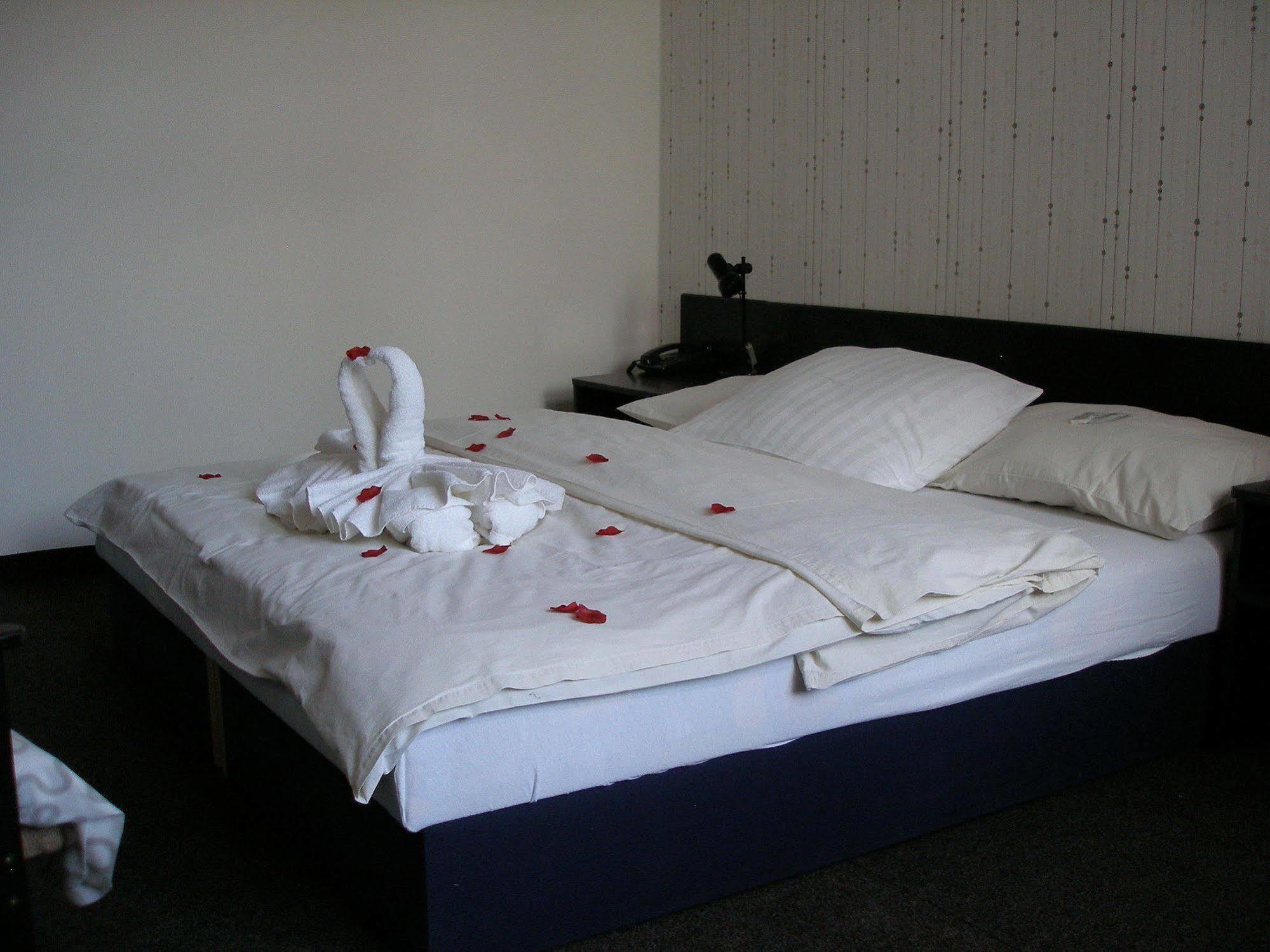 Hotel Pyramida Μπρνο Εξωτερικό φωτογραφία